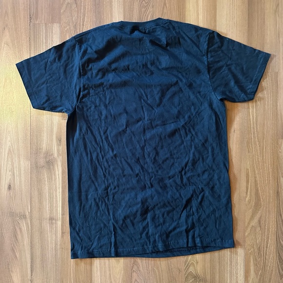 NWT Queen T-shirt size Medium Hot Topic - Picture 5 of 6